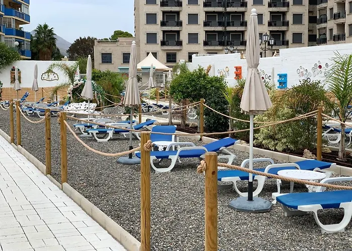 アパート アパルタメントス ヌリアソル フエンヒロラ