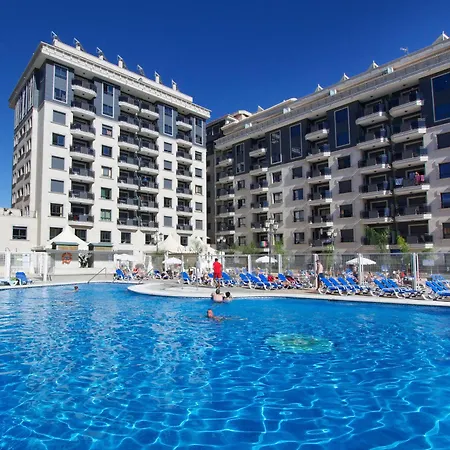 アパート アパルタメントス ヌリアソル フエンヒロラ